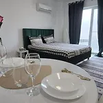 Marble Apartment Bucharest